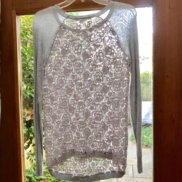 Gray sweater with beautiful cutout floral design - Picture 10 of 10